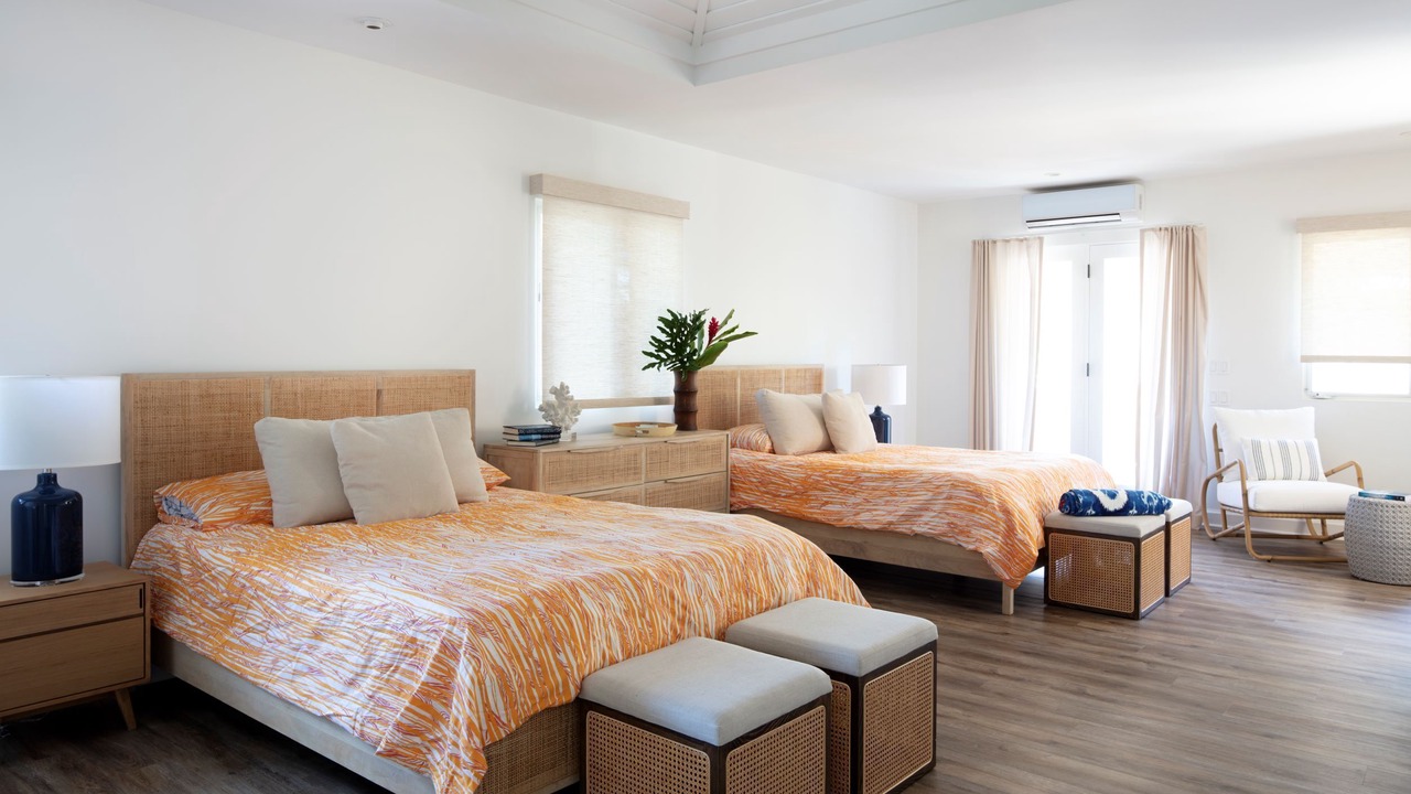 Photo of Bedroom in Portlock