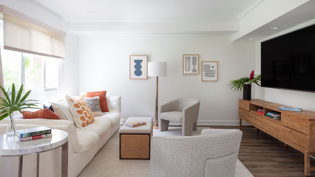 Photo of Livingroom in Portlock