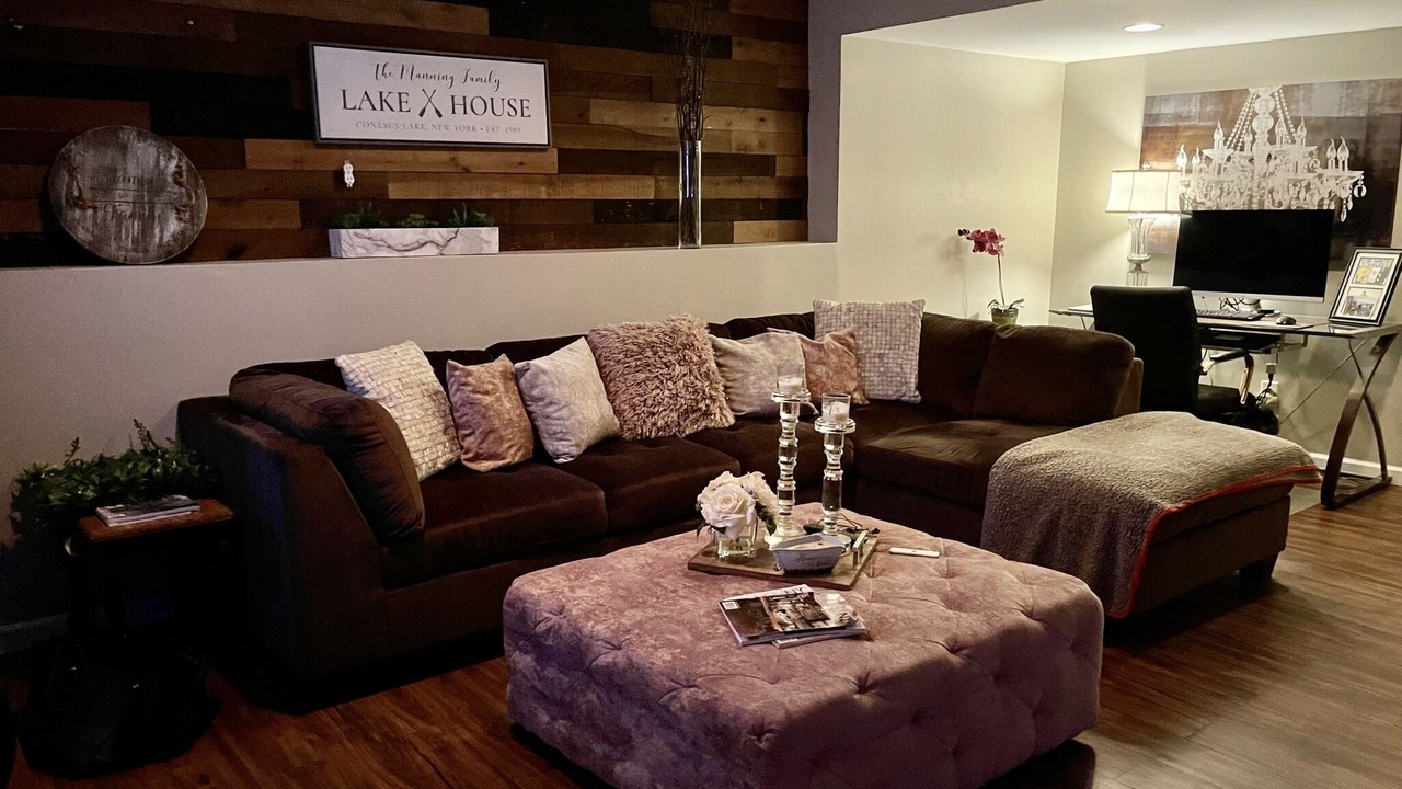 Photo of Livingroom in Livonia