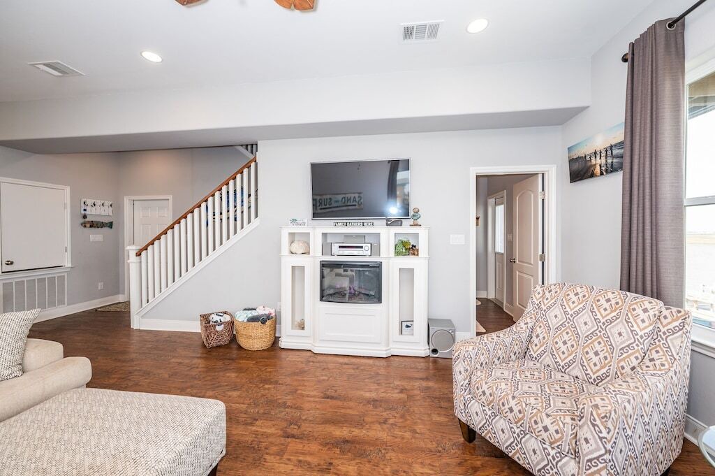 Photo of Livingroom in Cedar Lane