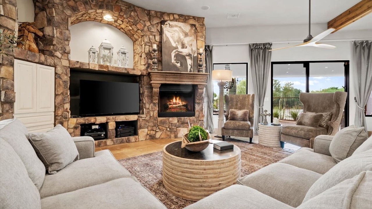 Photo of Livingroom in Pinnacle Peak Paradise