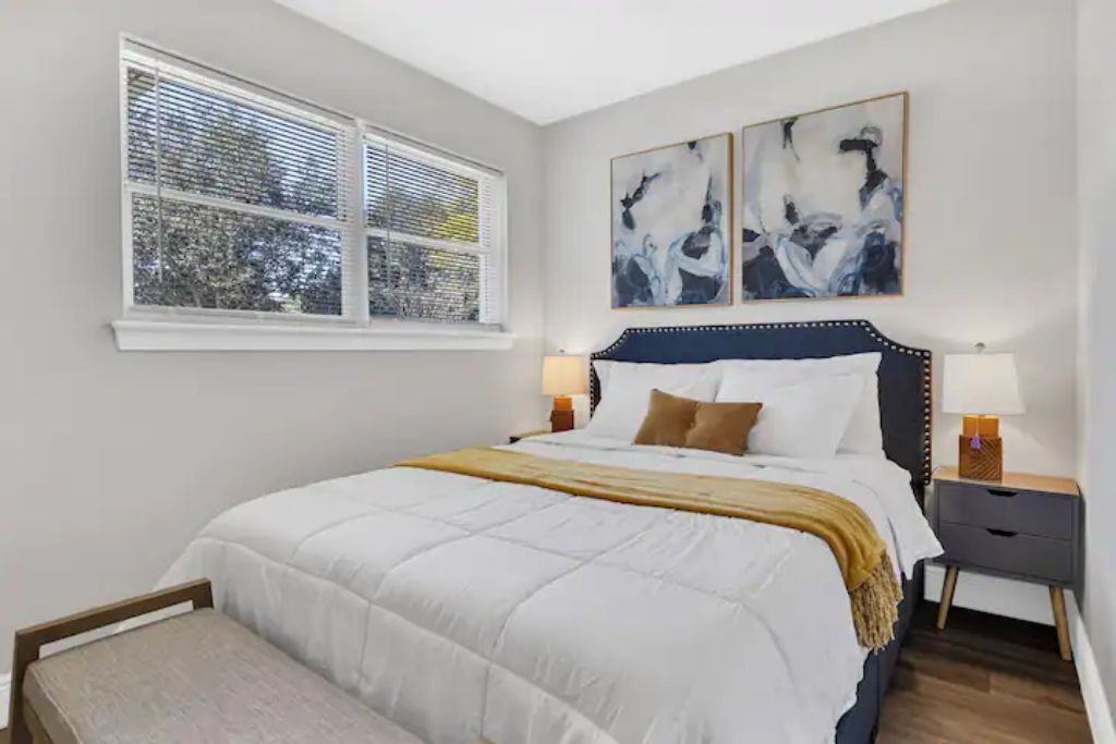 Photo of Bedroom in Englewood Park