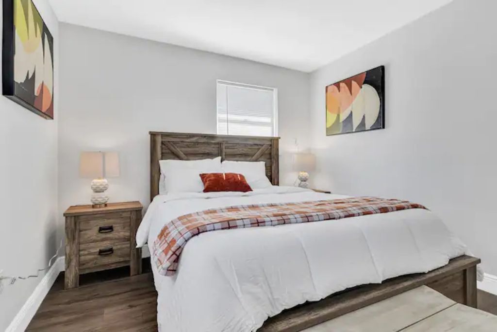 Photo of Bedroom in Englewood Park