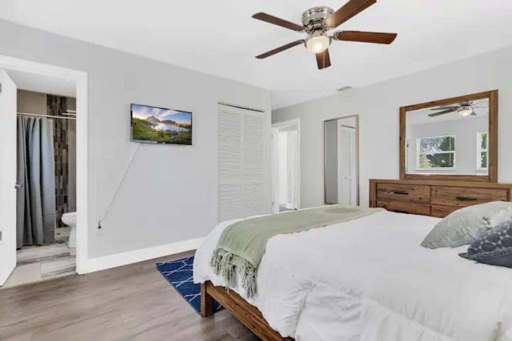 Photo of Bedroom in Englewood Park