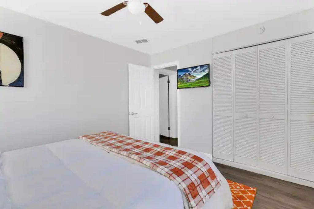 Photo of Bedroom in Englewood Park