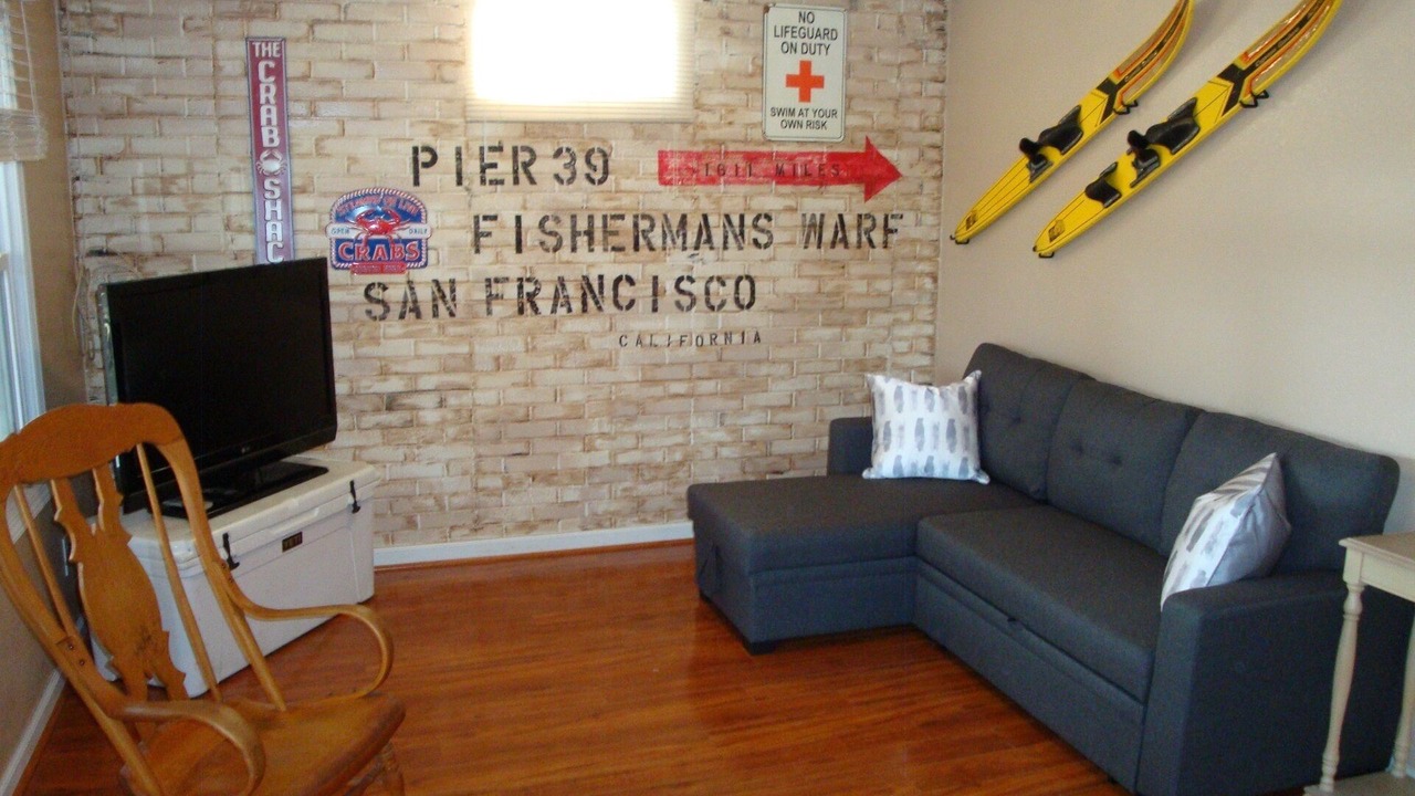 Photo of Livingroom in Sunrise Beach
