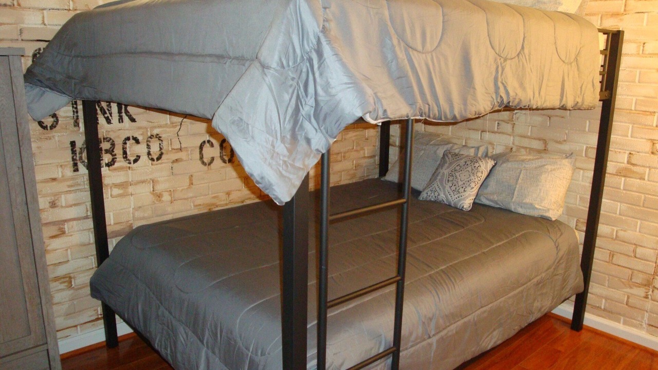 Photo of Bedroom in Sunrise Beach