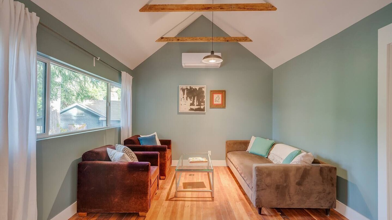 Photo of Bedroom in Twin Peaks