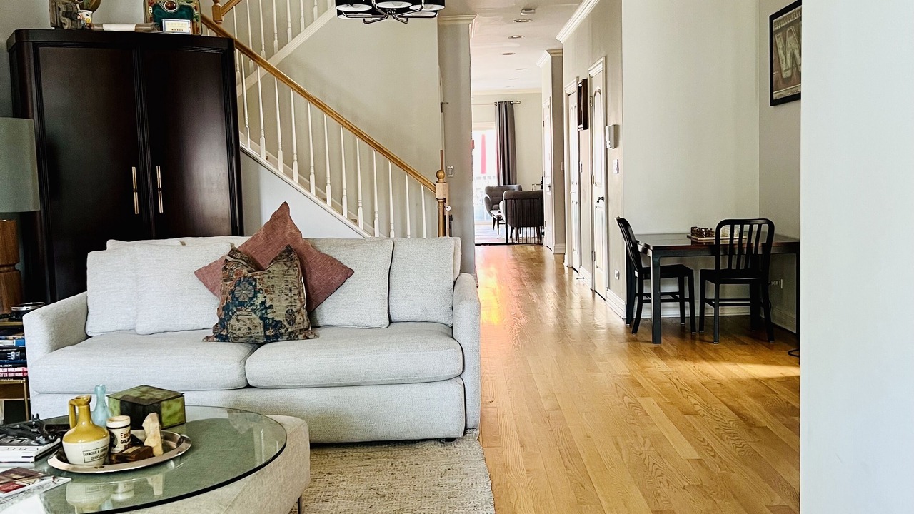 Photo of Livingroom in West Town