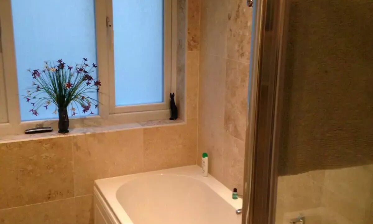 Photo of Bathroom in Bruntsfield