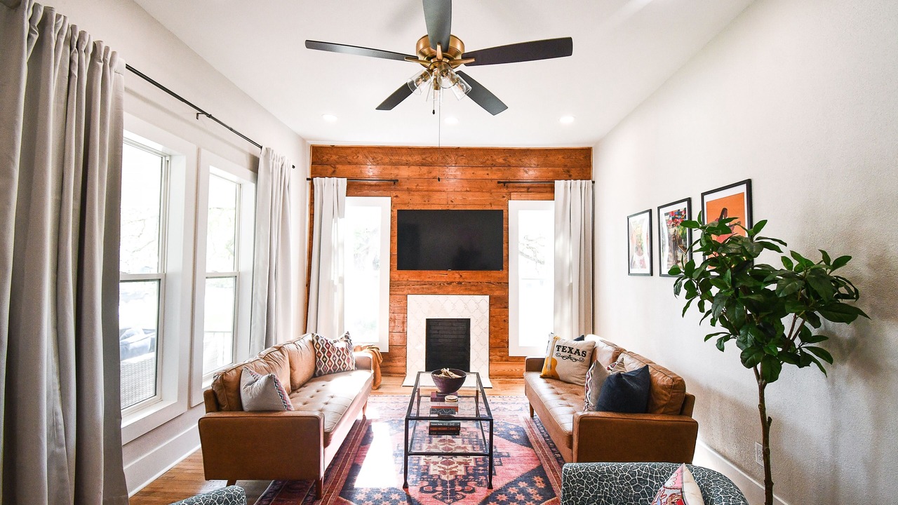 Photo of Livingroom in Lockhart
