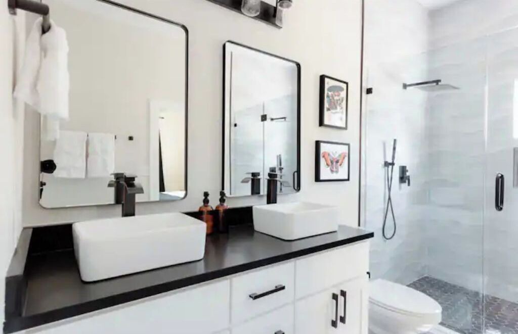Photo of Bathroom in Lockhart