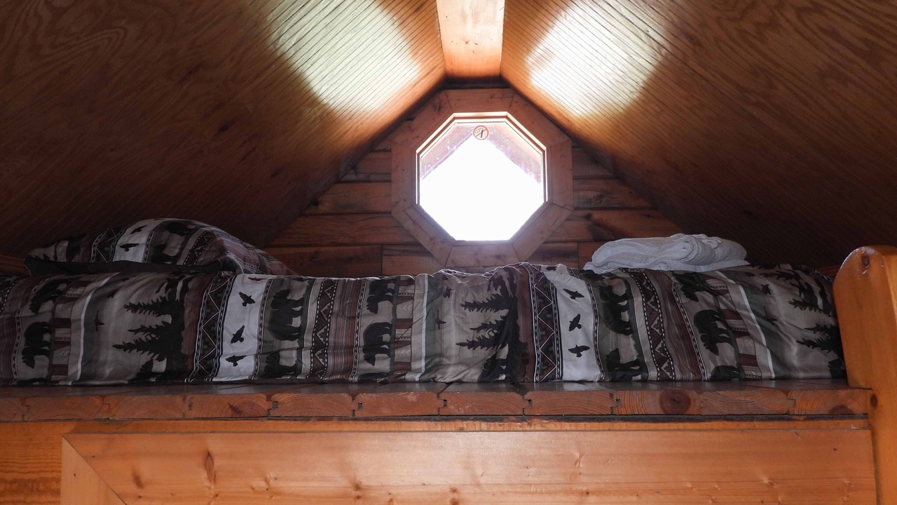 Photo of Bedroom in Leasburg