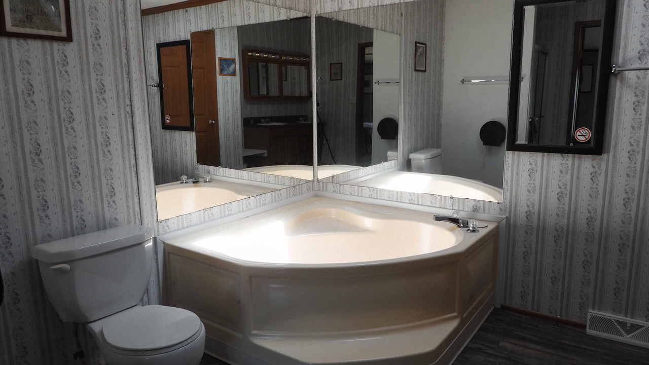 Photo of Bathroom in Leasburg