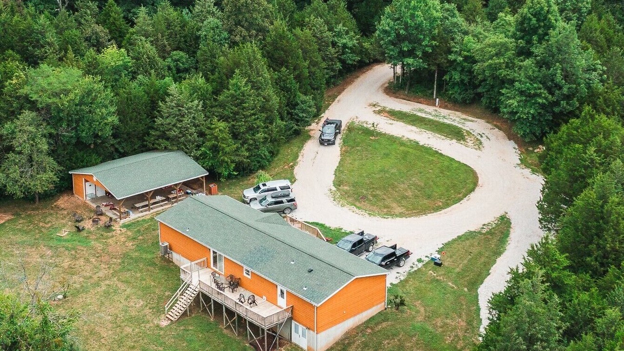 Photo of Others in Bourbon