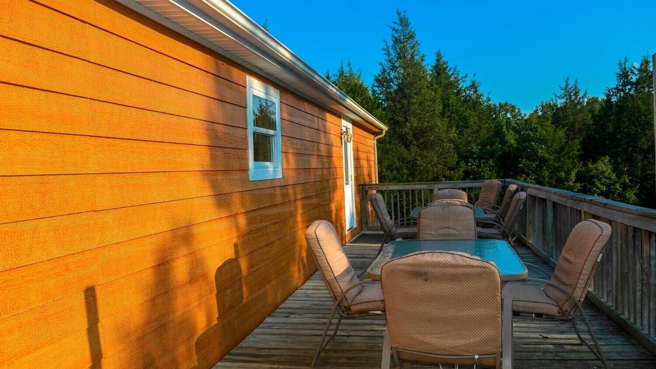 Photo of Others in Bourbon