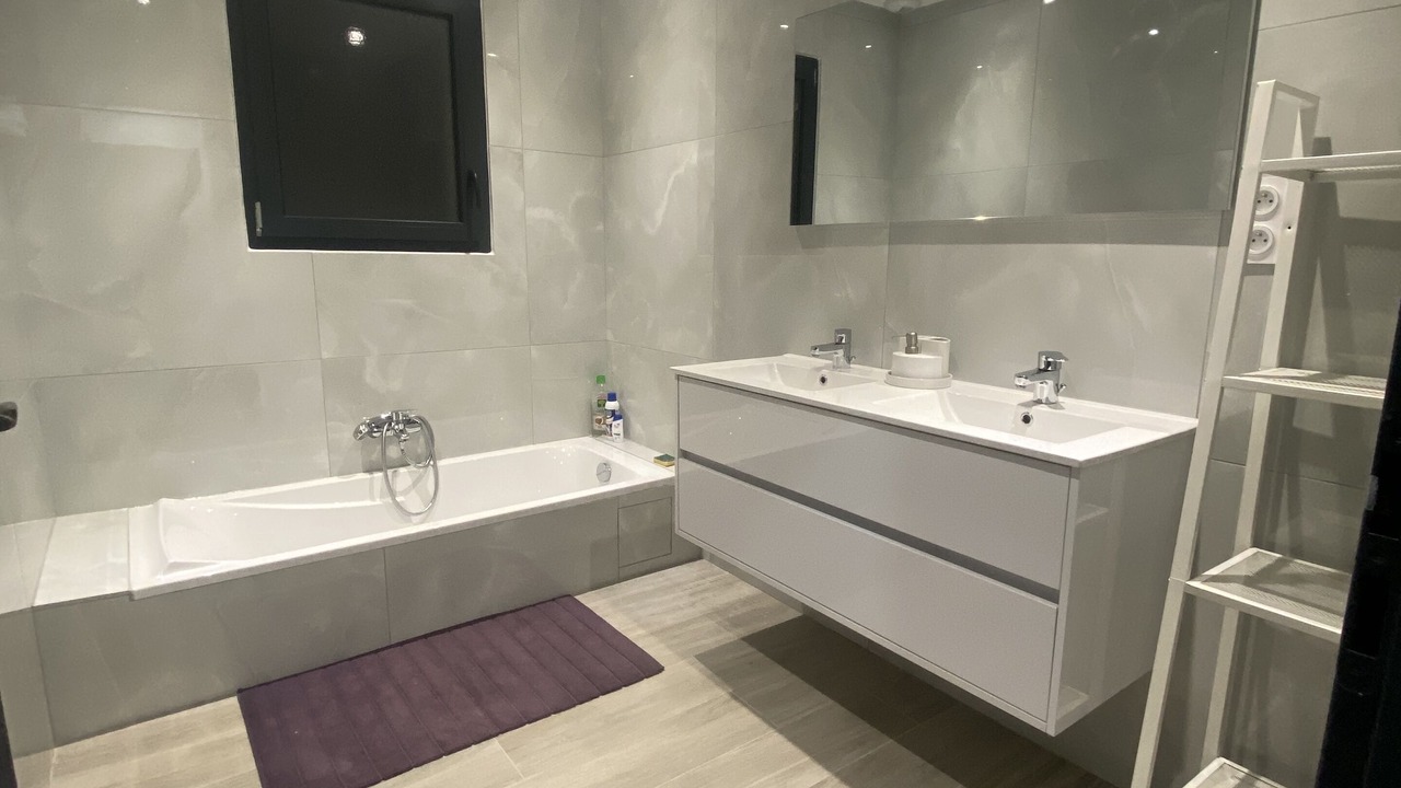 Photo of Bathroom in Saint-Etienne-de-Fontbellon
