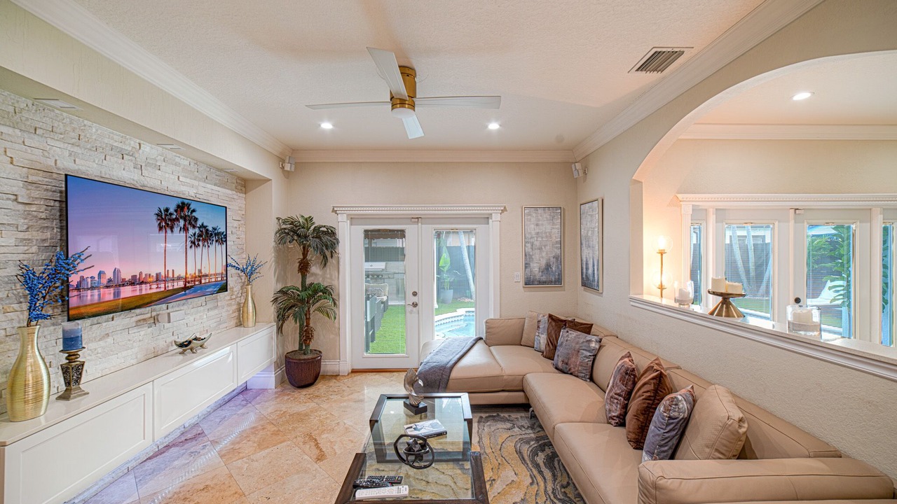 Photo of Bedroom in Ludlam