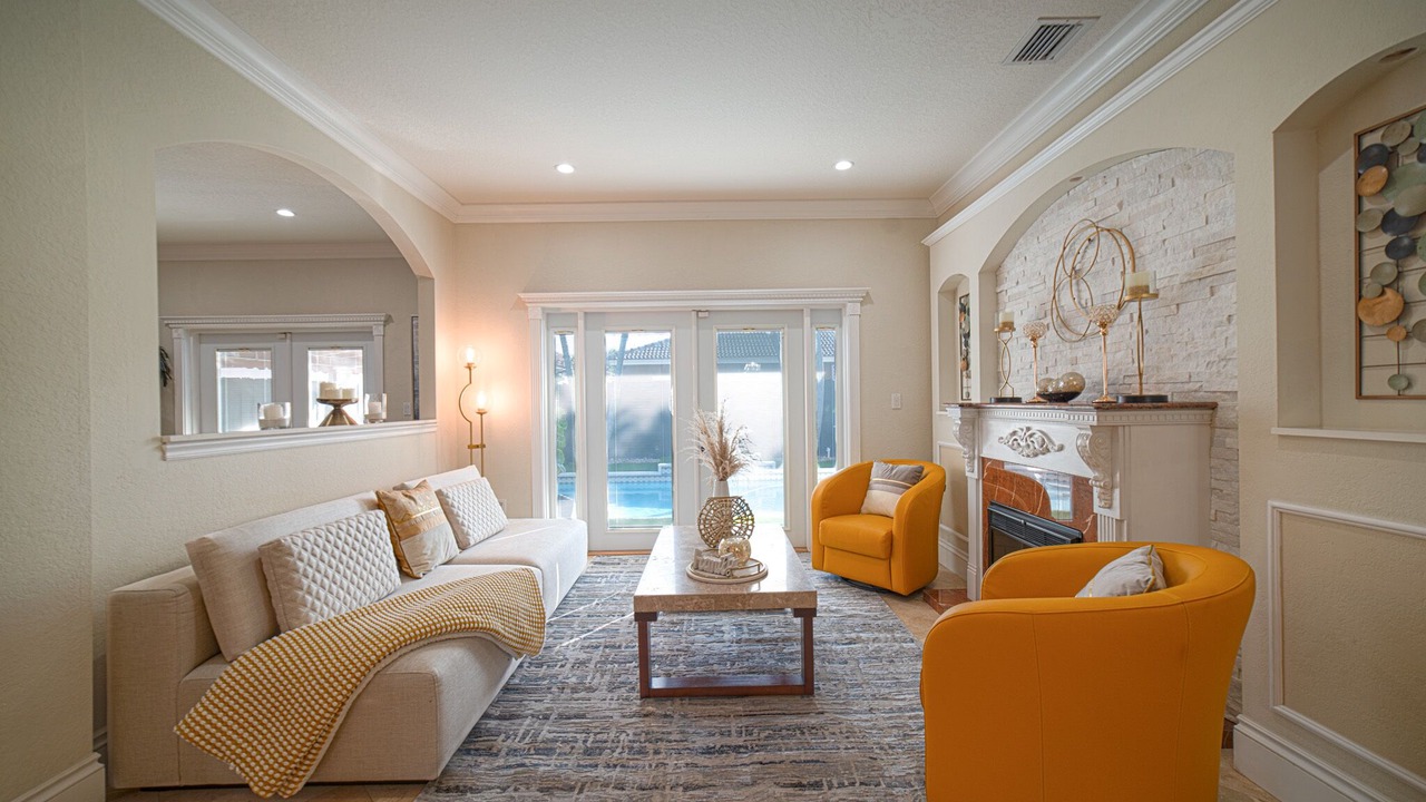 Photo of Livingroom in Ludlam
