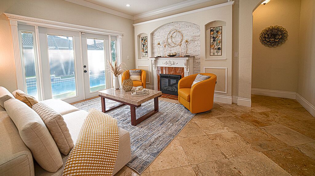 Photo of Livingroom in Ludlam