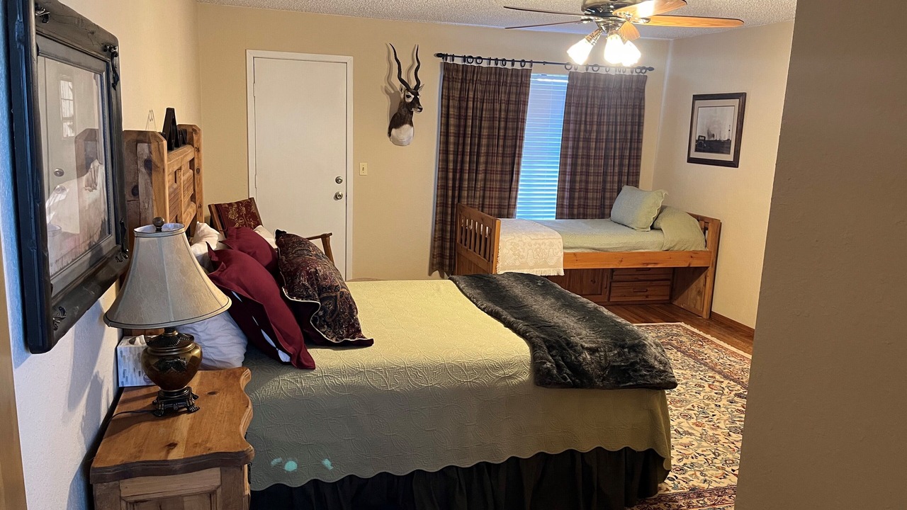 Photo of Bedroom in Lelia Lake