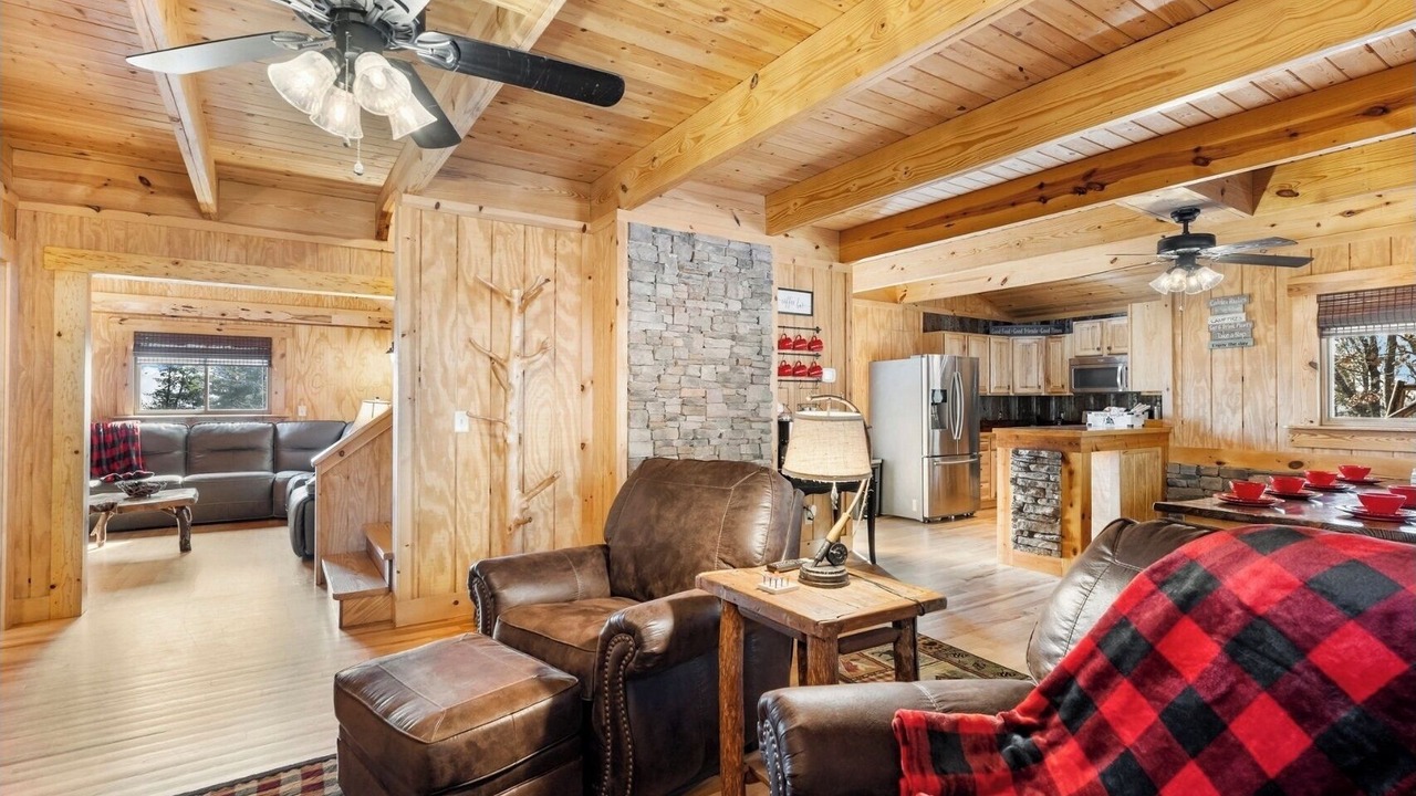 Photo of Livingroom in Cleveland