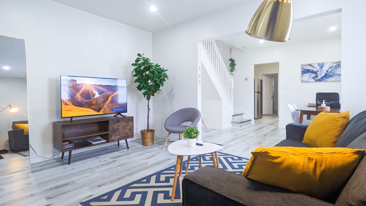 Photo of Livingroom in East Windsor