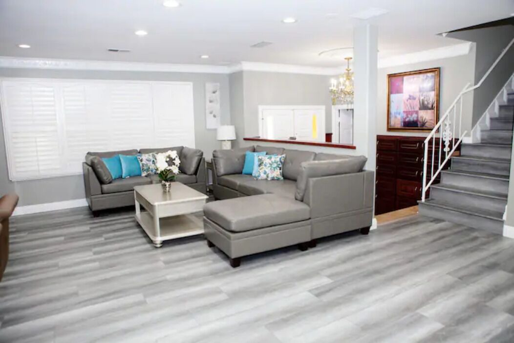 Photo of Livingroom in Midway City