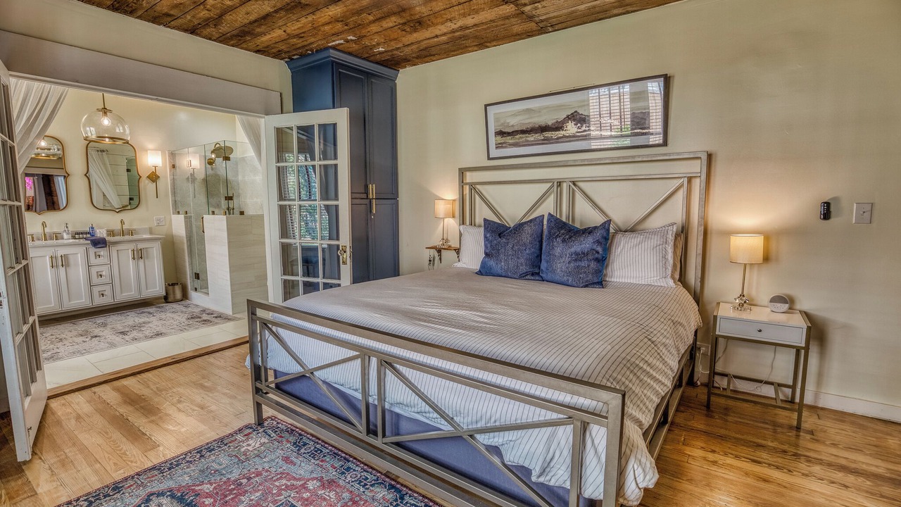 Photo of Bedroom in Brenham