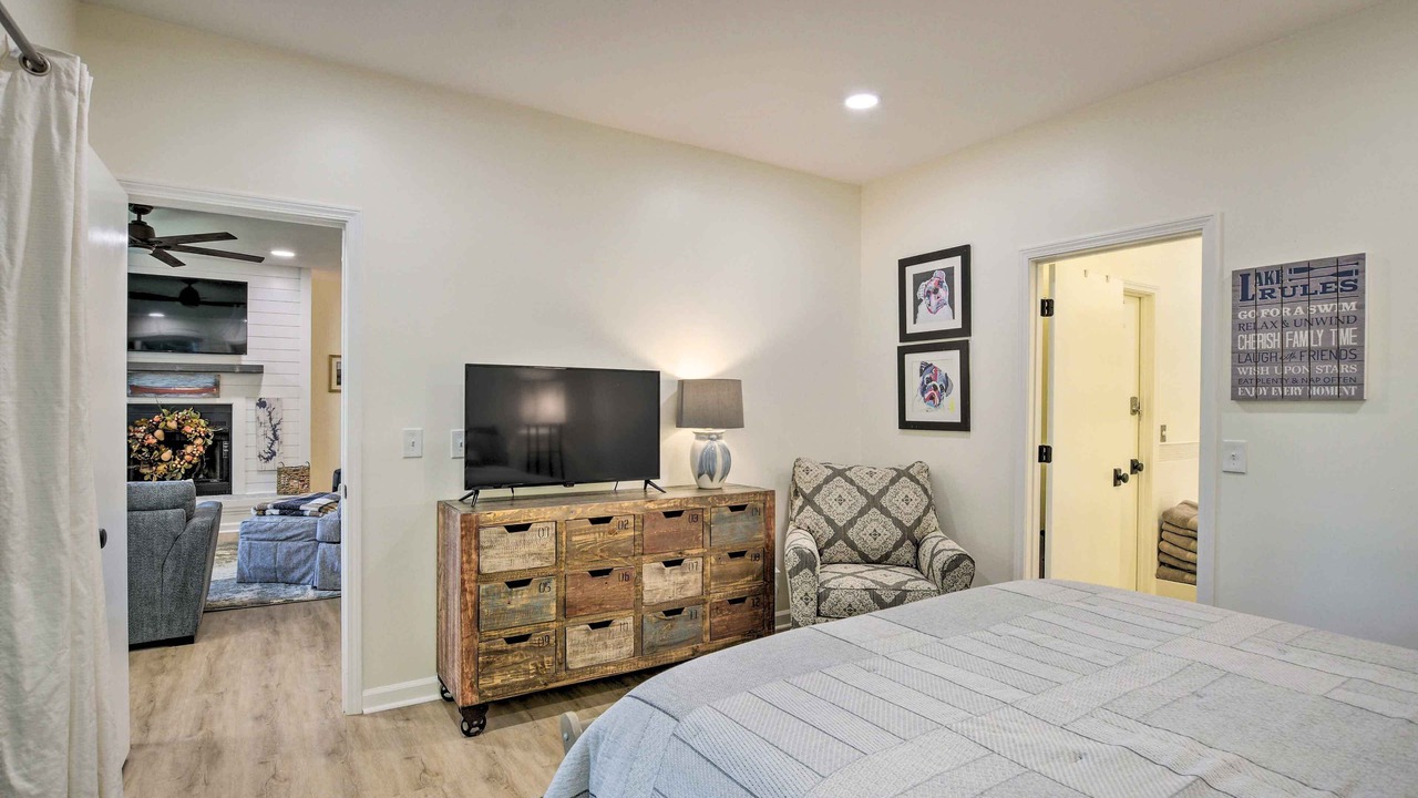 Photo of Bedroom in Salem