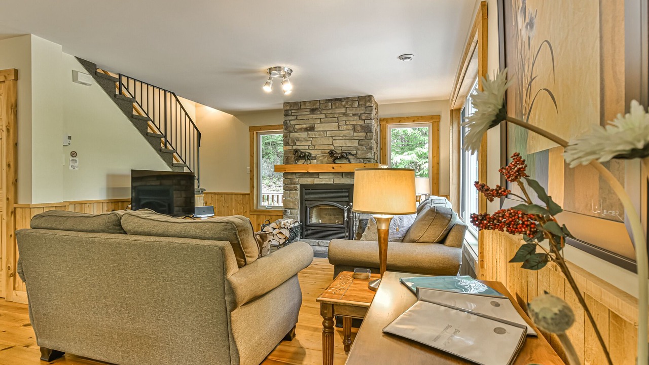 Photo of Livingroom in St-Adolphe-d'Howard