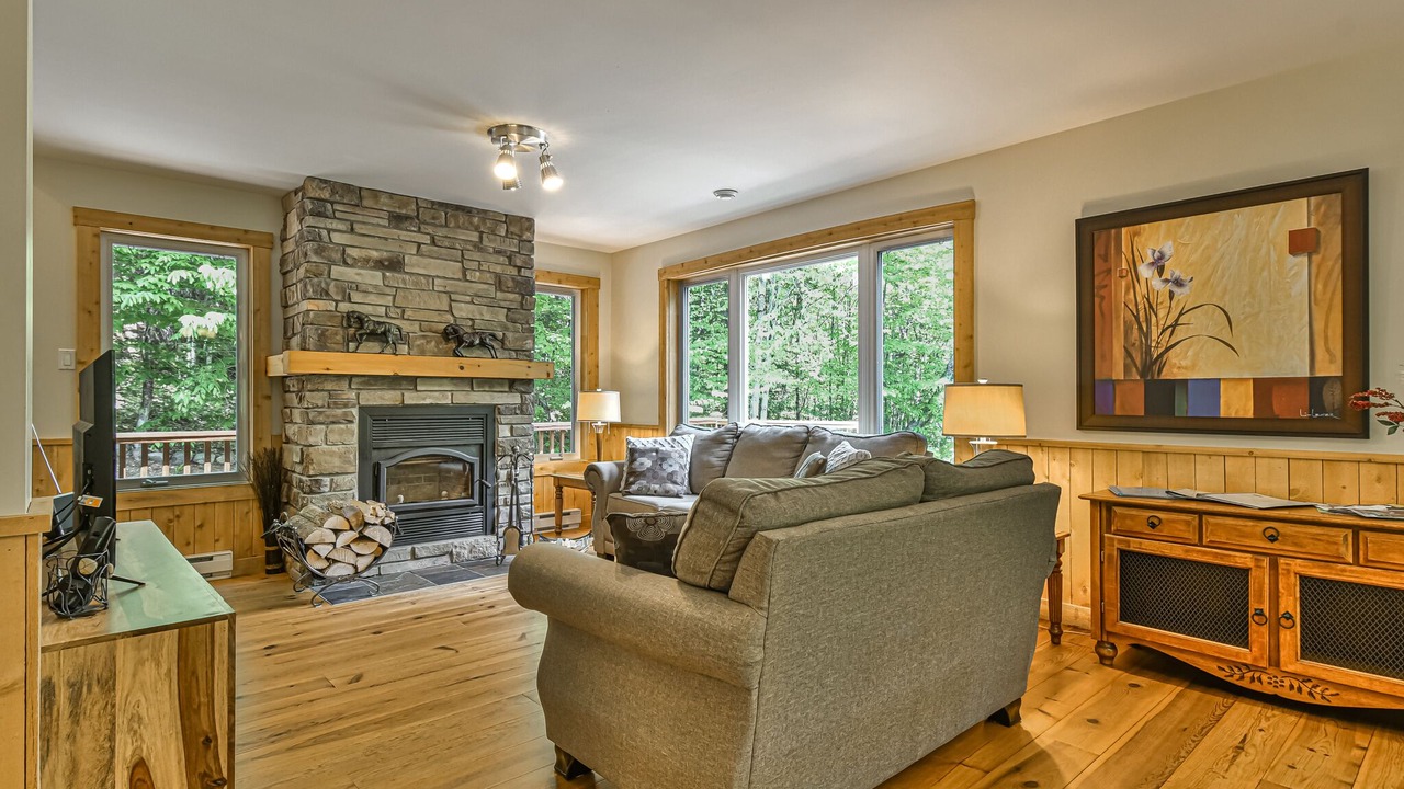 Photo of Livingroom in St-Adolphe-d'Howard