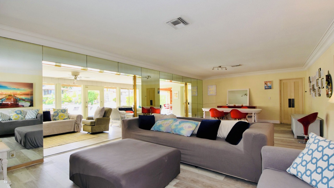 Photo of Livingroom in Harbor Beach