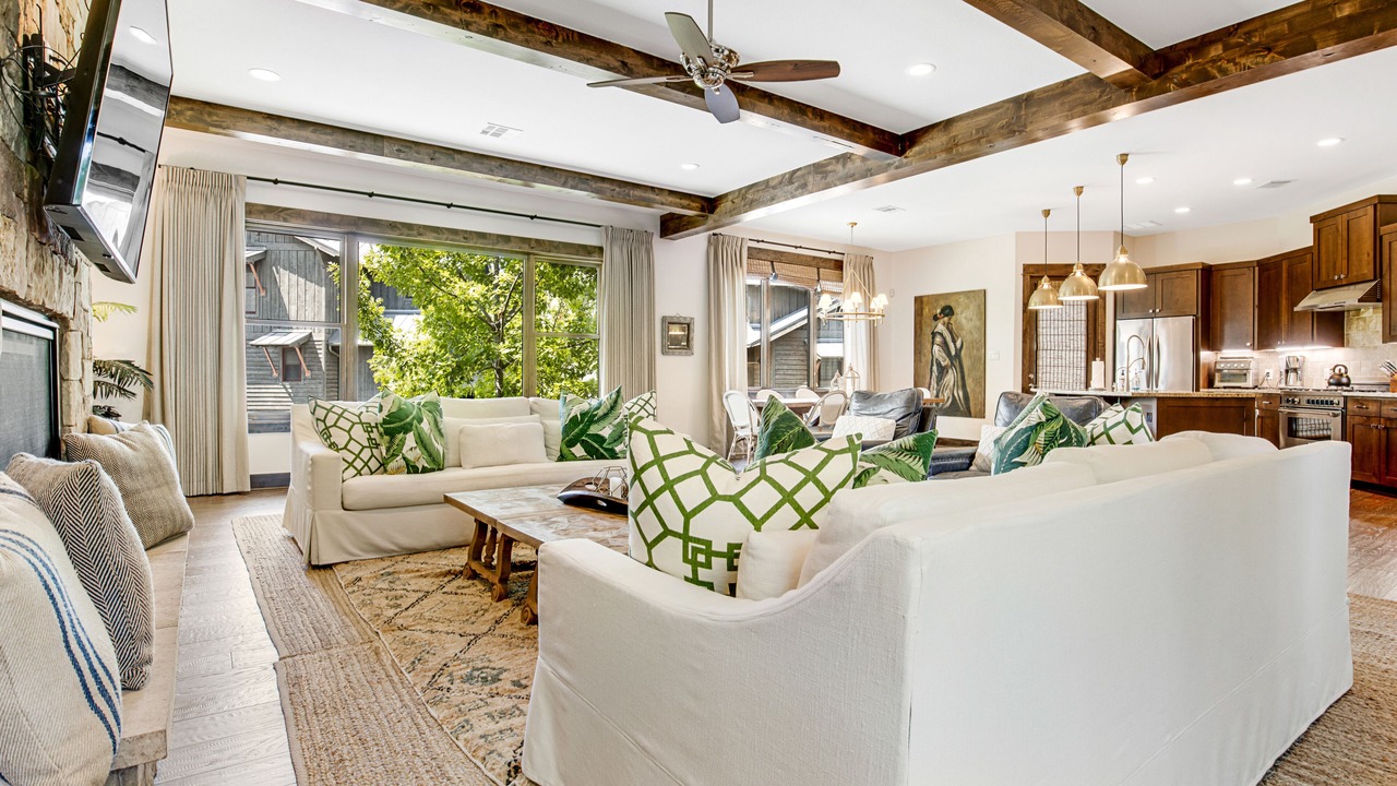 Photo of Livingroom in Spicewood