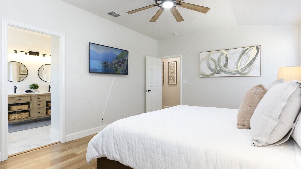 Photo of Bedroom in Medina Valley