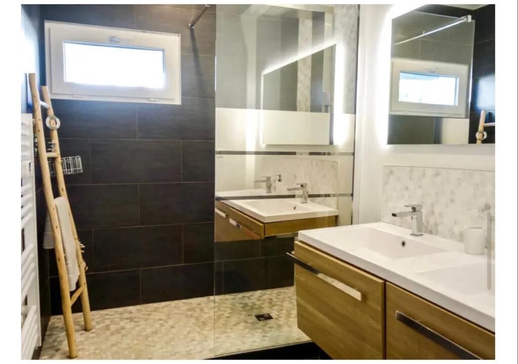 Photo of Bathroom in La Teste-de-Buch