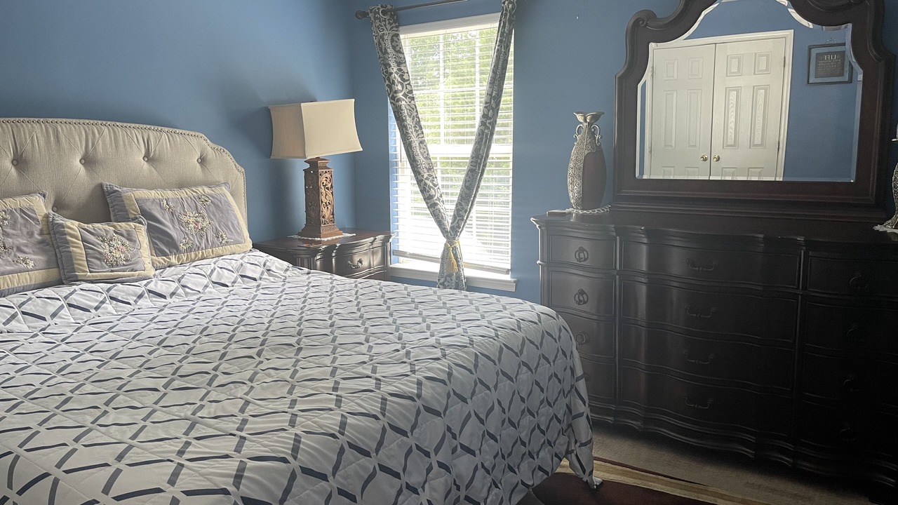 Photo of Bedroom in Neabsco