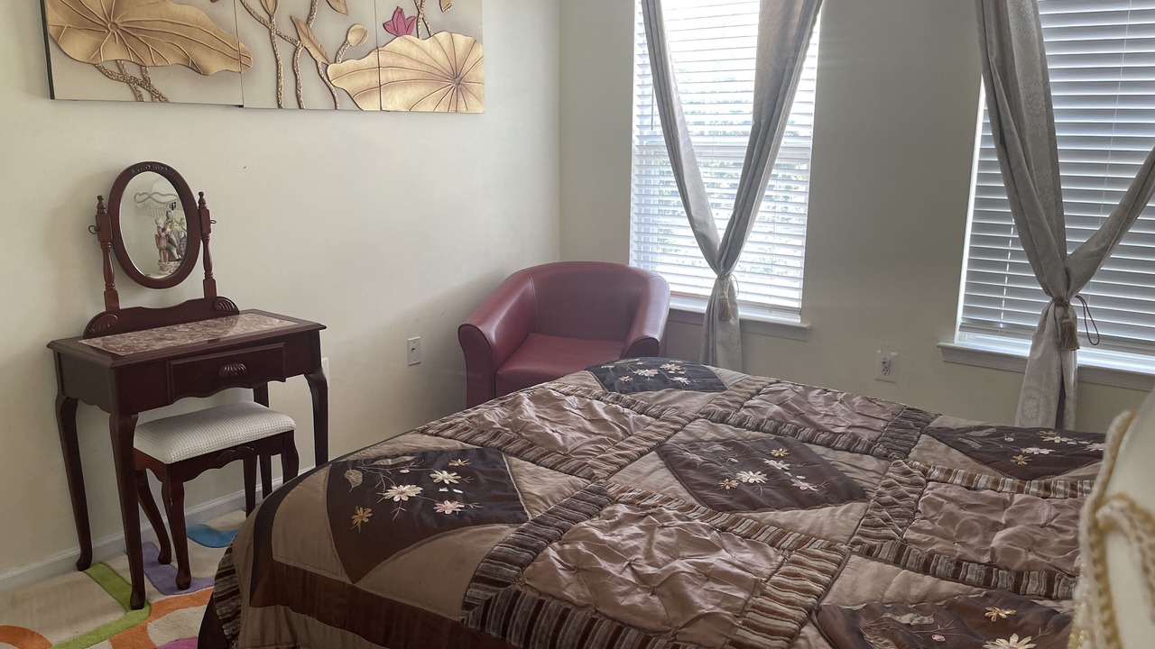 Photo of Bedroom in Neabsco