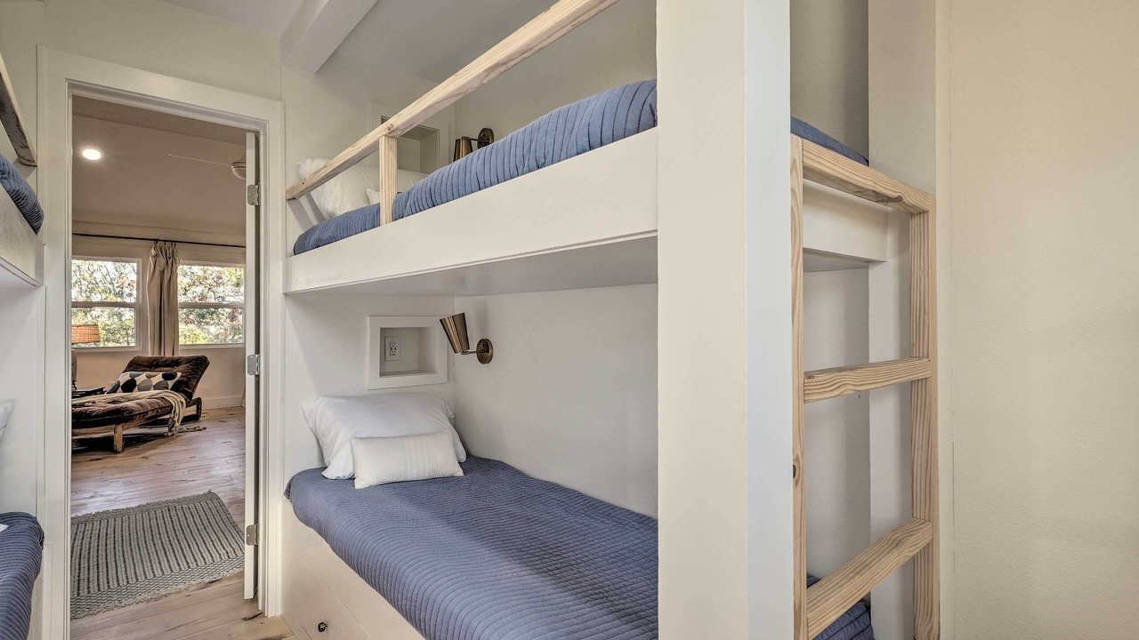 Photo of Bedroom in Eagle Rock