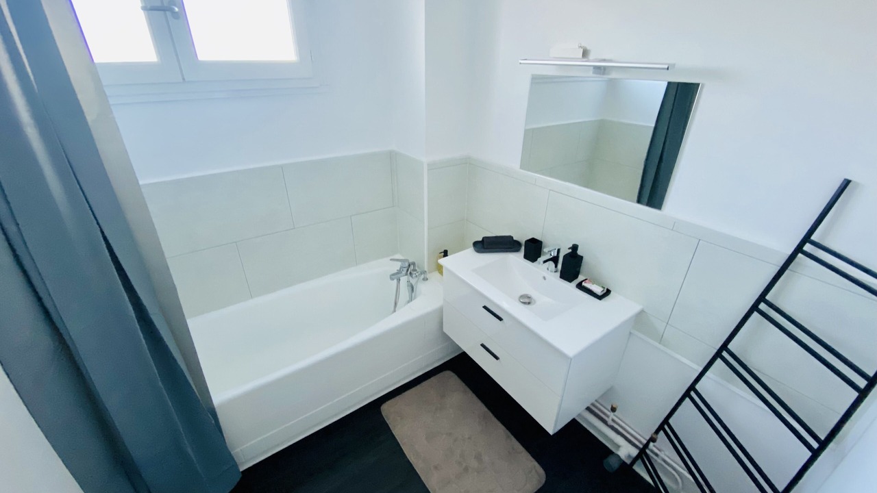 Photo of Bathroom in Talant