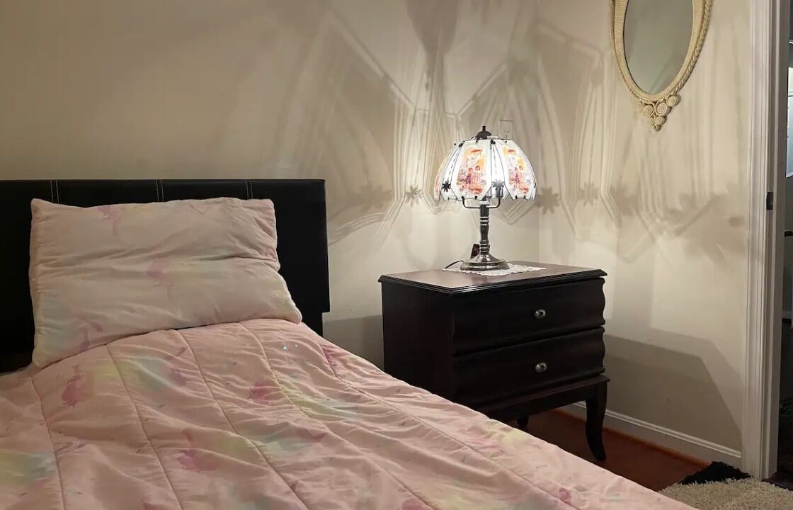 Photo of Bedroom in Neabsco