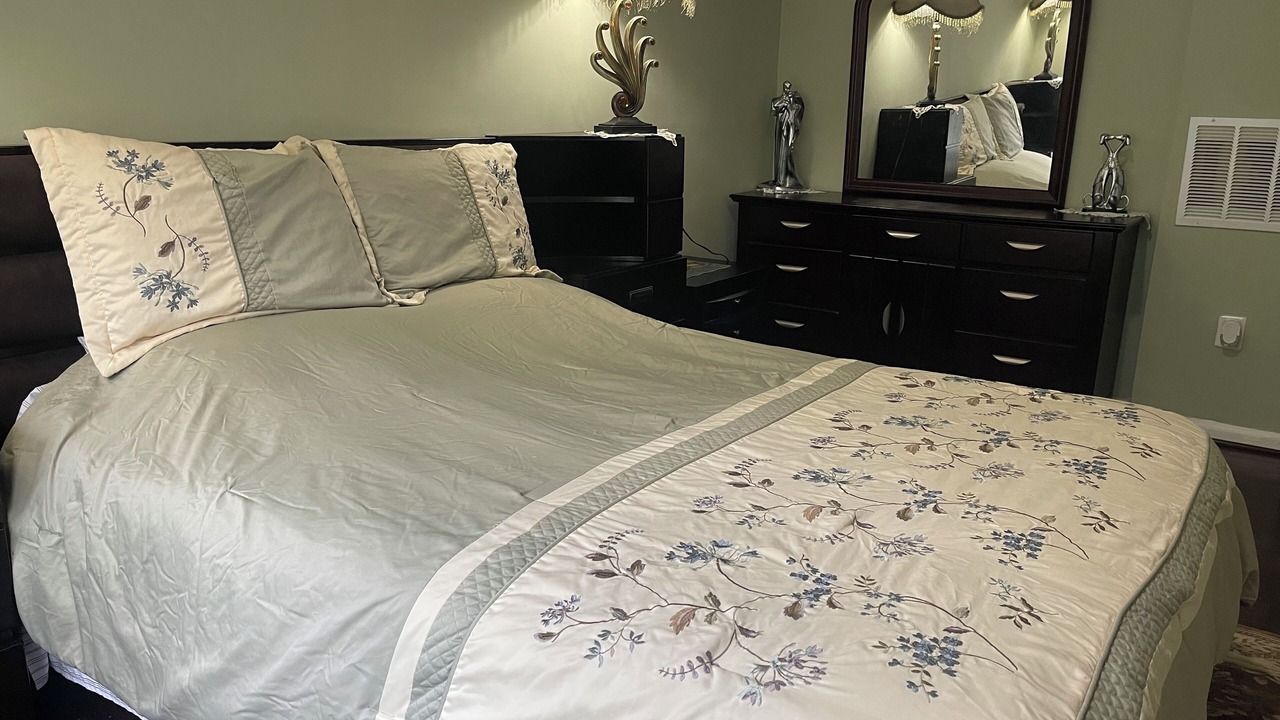 Photo of Bedroom in Neabsco