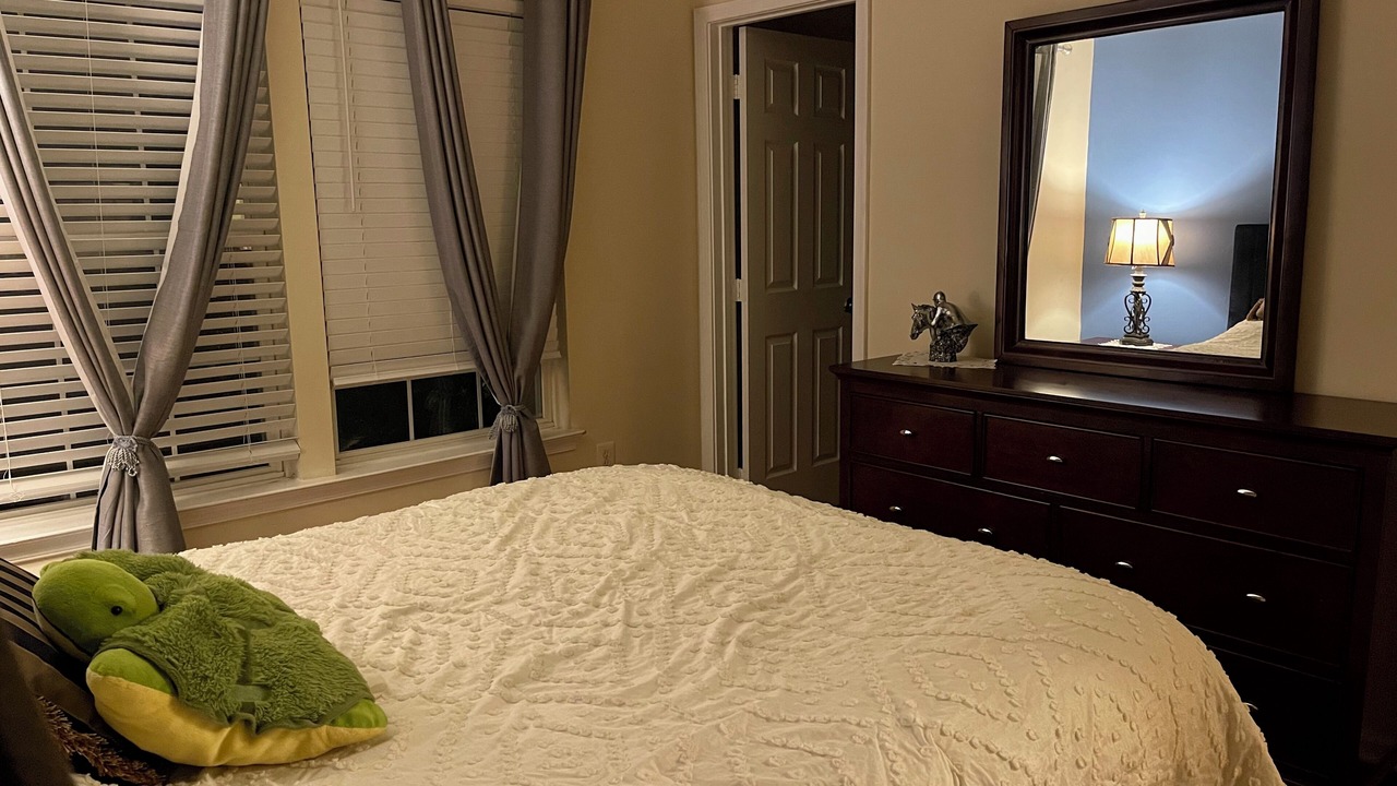 Photo of Bedroom in Neabsco