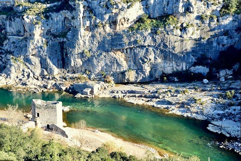 Photo of Others in Collias