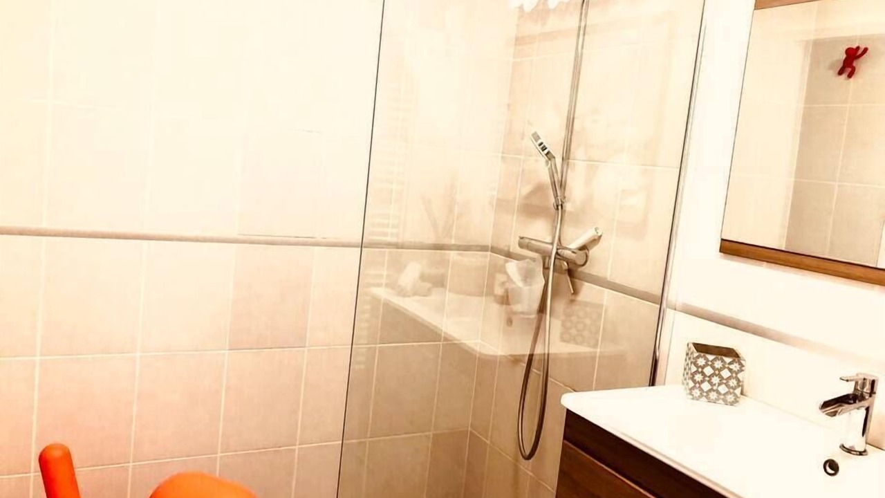 Photo of Bathroom in Collias