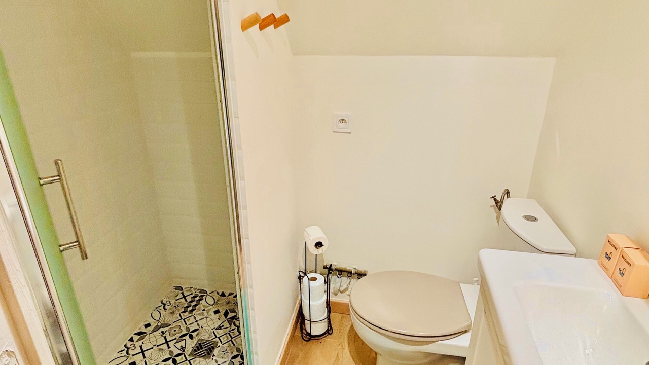Photo of Bathroom in Gressy