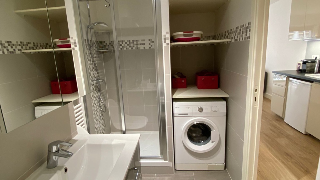 Photo of Bathroom in Faubourg-du-Roule