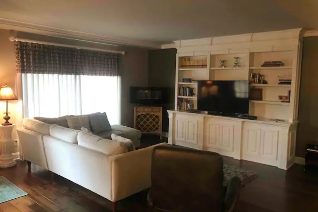 Photo of Livingroom in Downtown