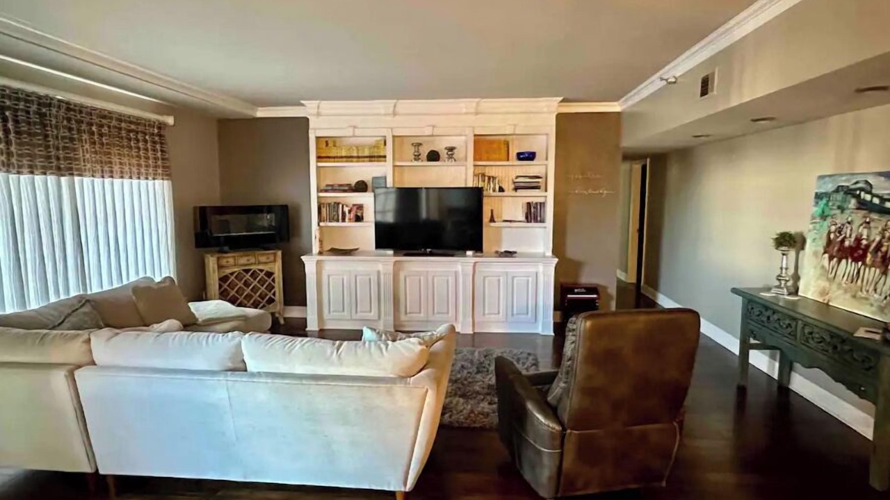 Photo of Livingroom in Downtown