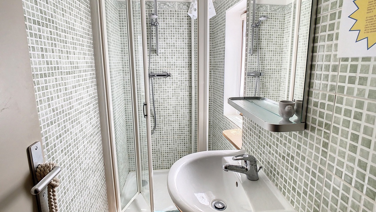 Photo of Bathroom in Saint-Jean-Saint-Maurice-sur-Loire